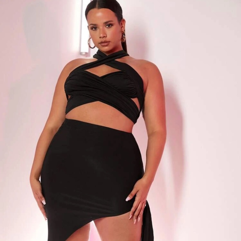 SHEIN - SXY Criss Cross Crop Top